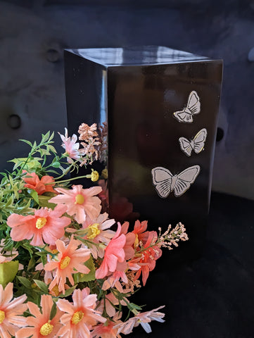 URNE RECTANGULAIRE AVEC PAPILLONS
